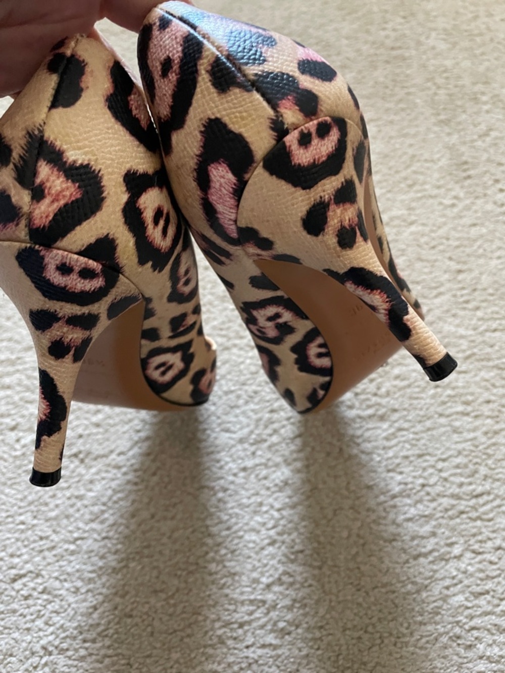 Givenchy Paris leopard print heels, size 36.5 or 6.5 US - Picture 7 of 7
